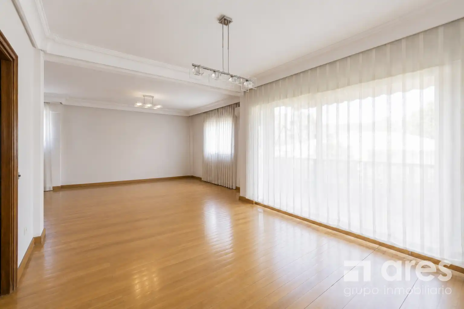 Wohnzimmer von Wohnung zum Verkauf in Pozuelo de Alarcón mit Klimaanlage, Heizung und Terrasse