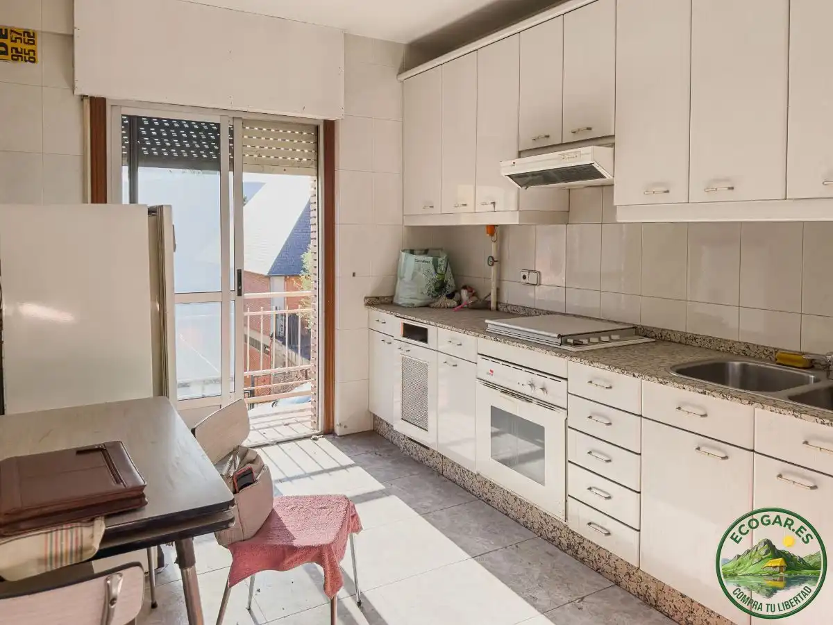 Cocina de Piso en venta en Puente de Domingo Flórez, León