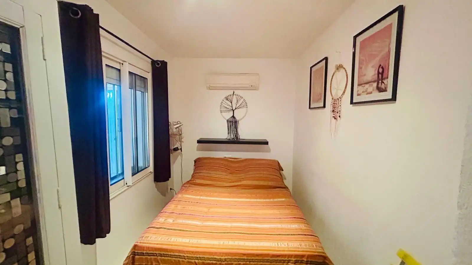 Habitación de Apartamento en venta en Empuriabrava con Aire acondicionado, Terraza y Piscina comunitaria