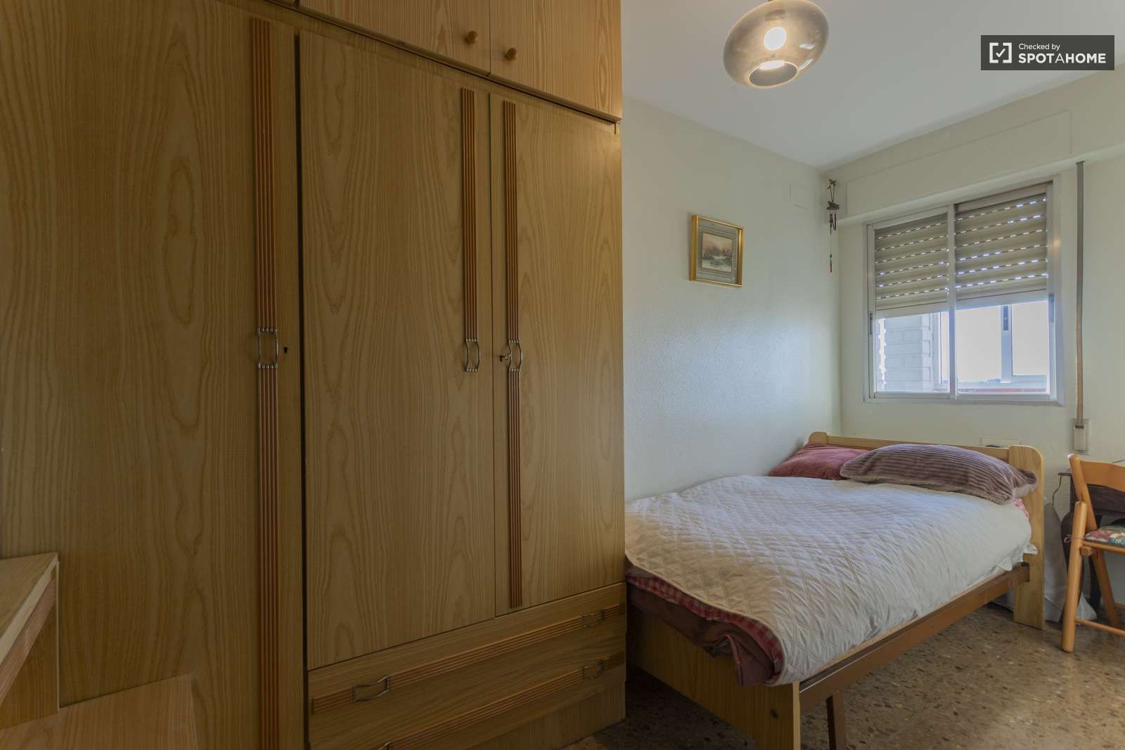 Bedroom of Flat to share in  Valencia Capital  with Air Conditioner and Terrace