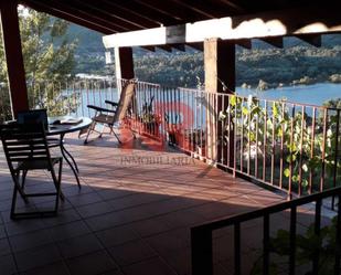 Terrassa de Casa o xalet en venda en Castrelo de Miño amb Terrassa i Piscina