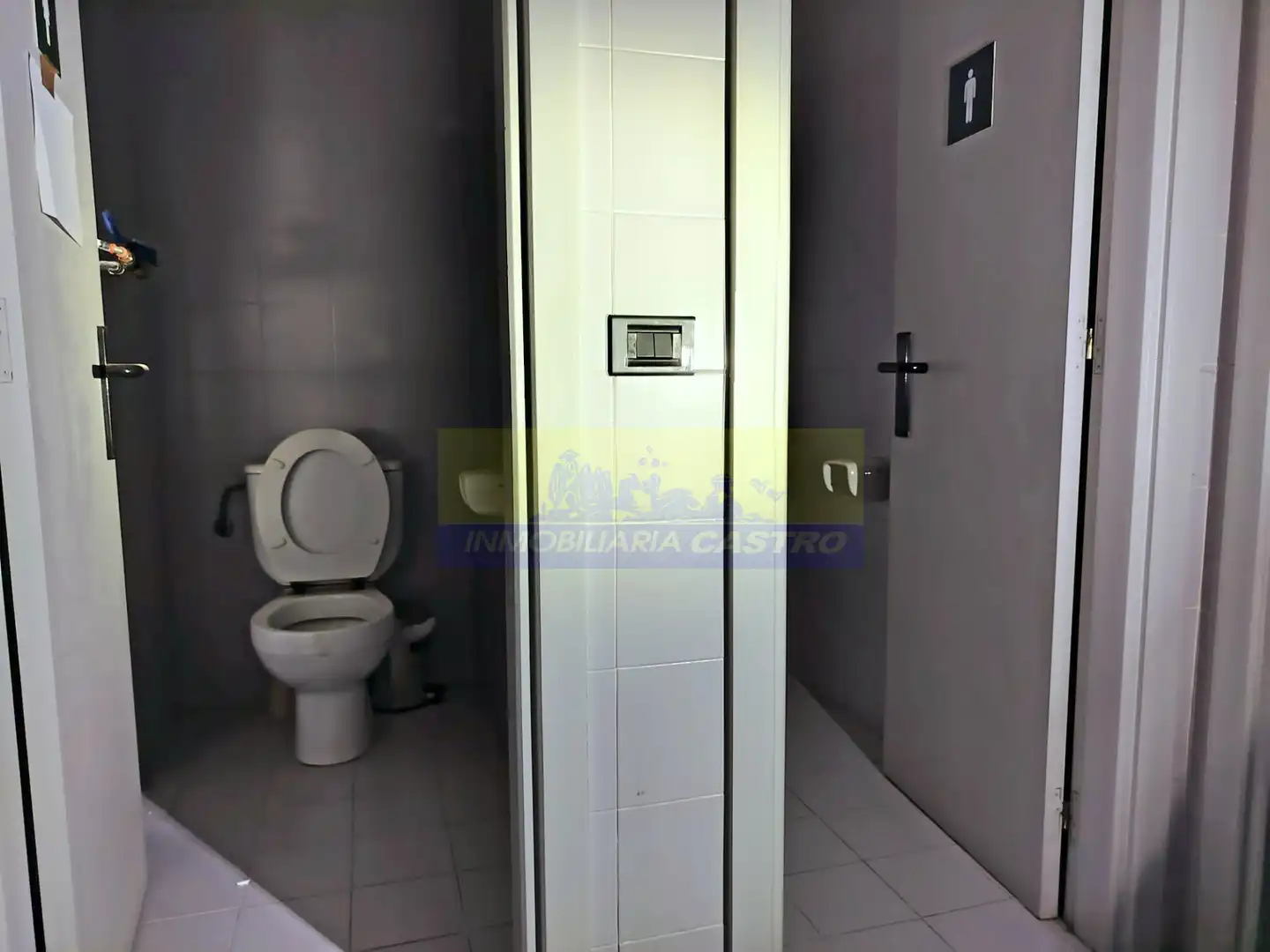 Bathroom of Commercial properties for rent in Castro-Urdiales
