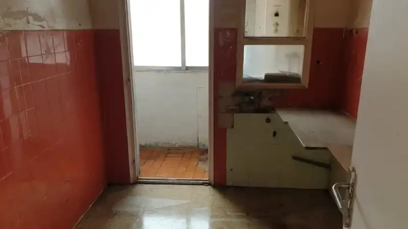 Kitchen of Flat for sale in Girona