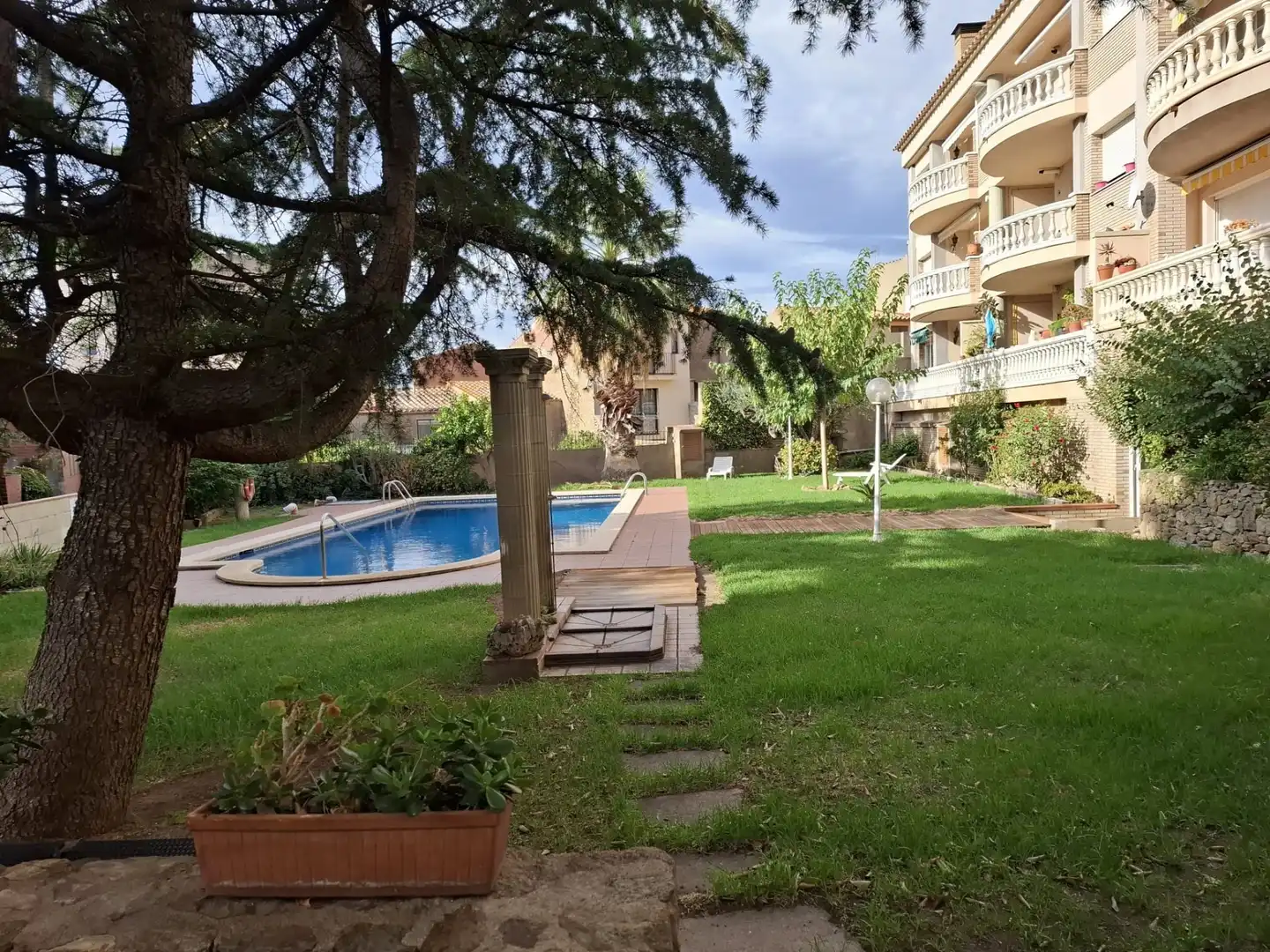 Piscina de Planta baja en venta en Palau-saverdera con Calefacción, Terraza y Trastero