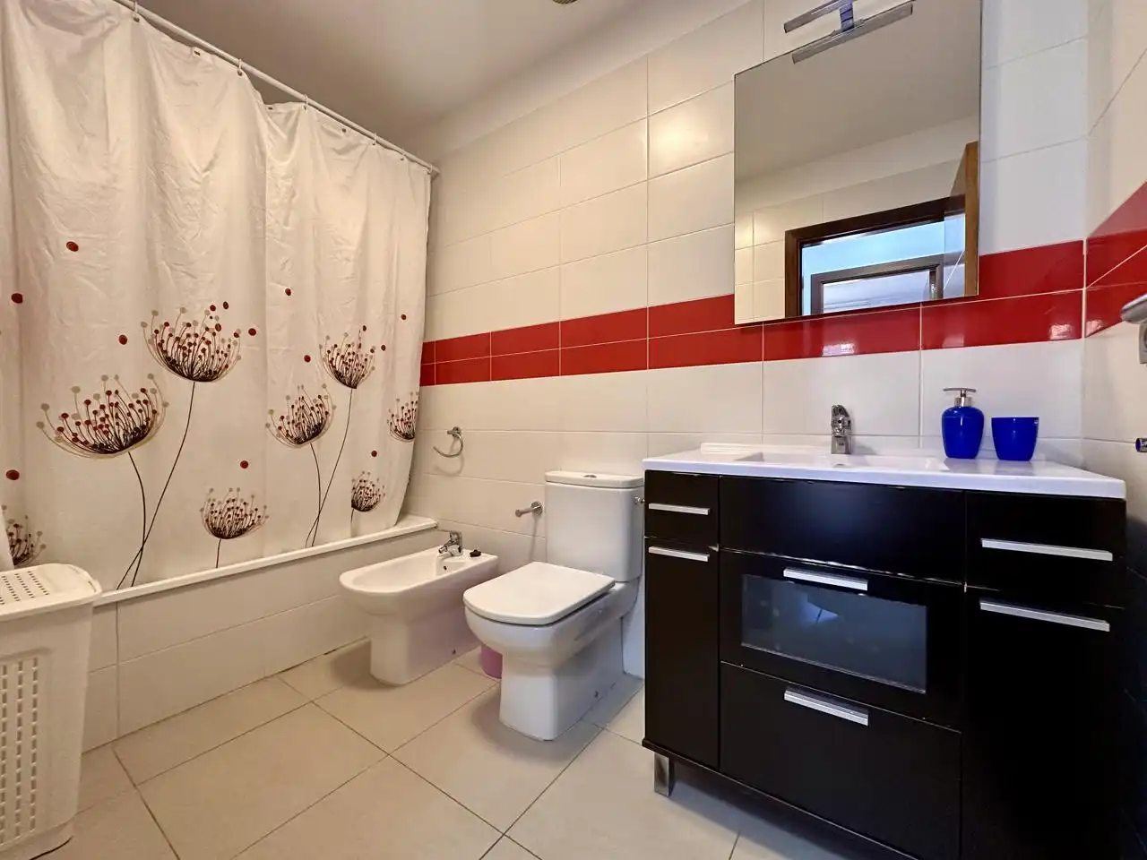 Badezimmer von Wohnungen zum Verkauf in Guía de Isora mit Balkon