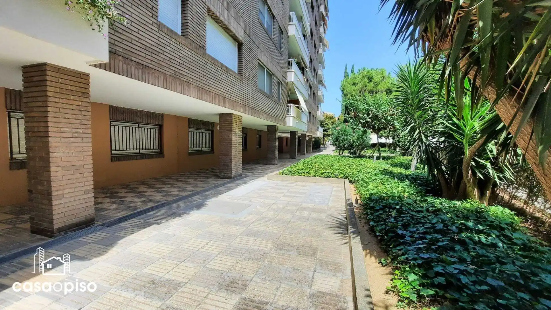 Vista exterior de Piso en venta en Terrassa