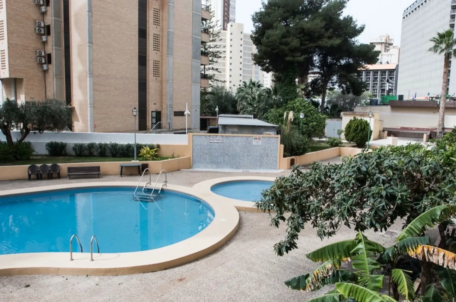 Piscina de Apartament de lloguer en Benidorm amb Aire condicionat, Calefacció i Terrassa