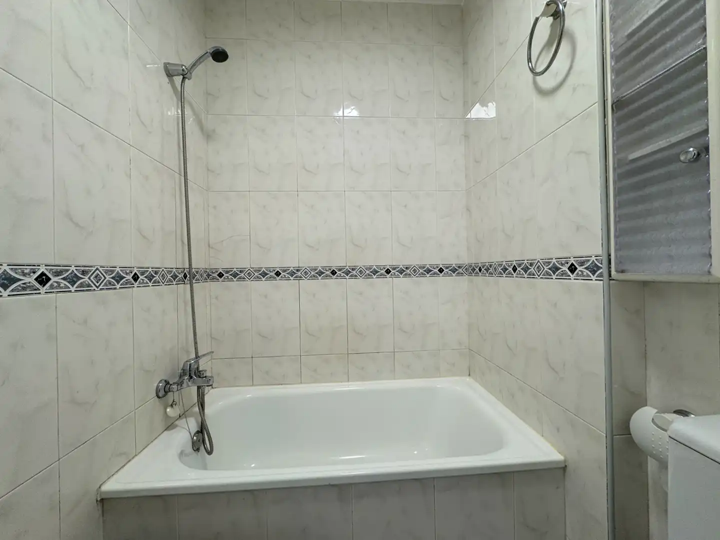 Bathroom of Apartments for sale in Rois, A Coruña