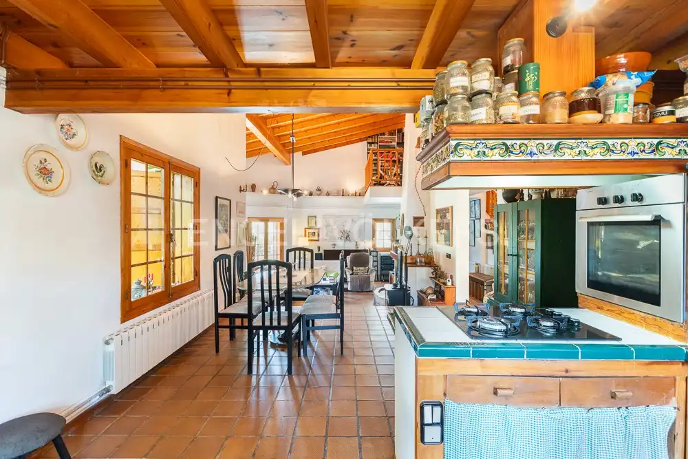Cocina de Casa o chalet en venta en Requena con Aire acondicionado, Calefacción y Jardín privado