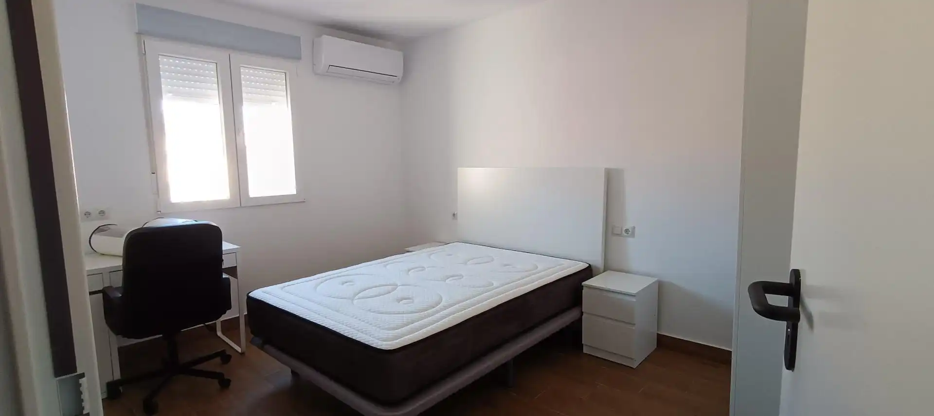 Bedroom of Flat for share in Teruel  with Air Conditioner, Heating and Furnished