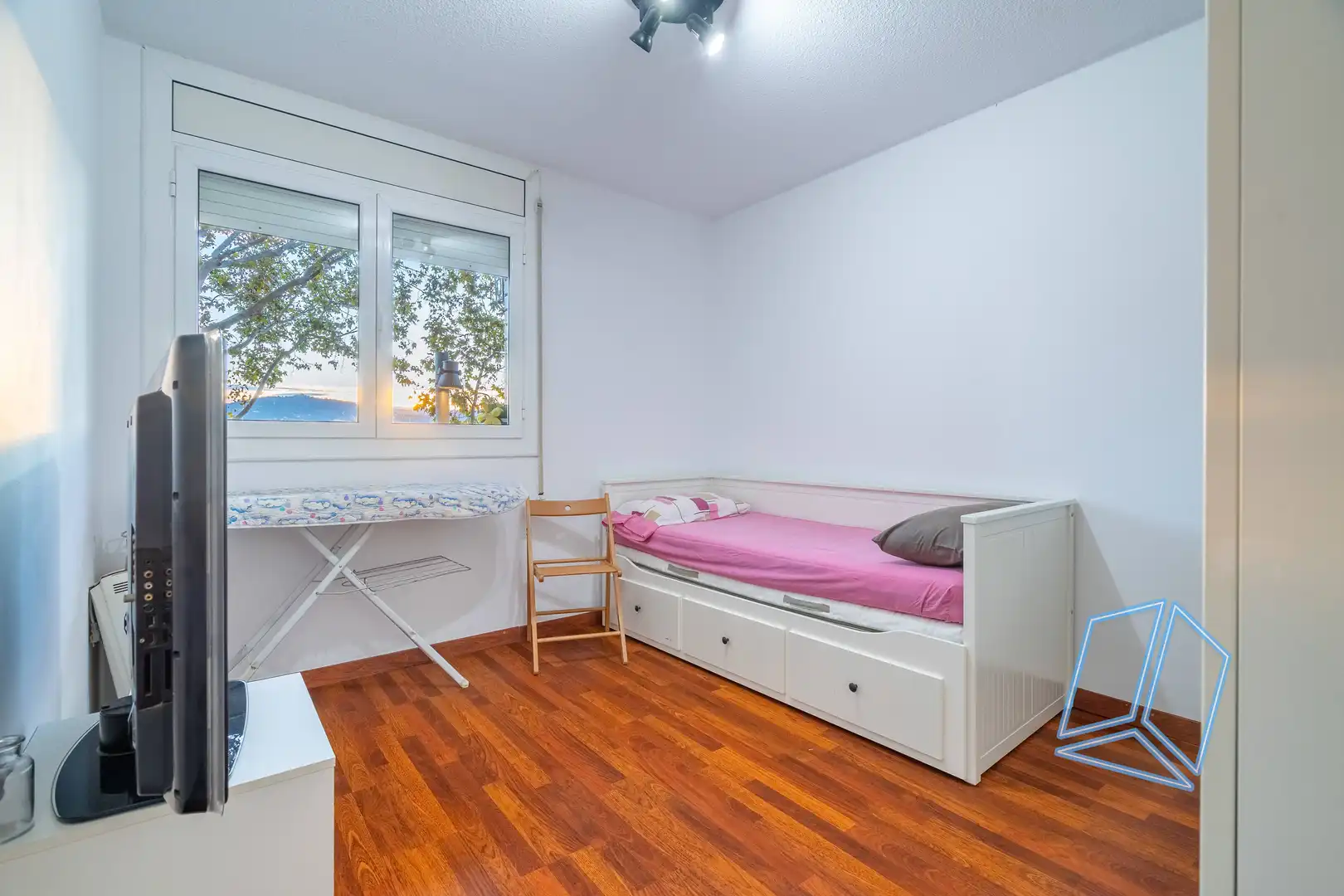 Habitación de Piso en venta en Cornellà de Llobregat con Balcón