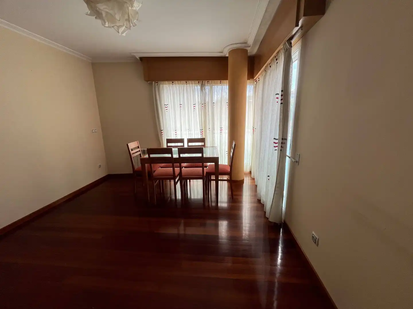 Comedor de Piso de alquiler en Santiago de Compostela  con Calefacción, Trastero y Amueblado