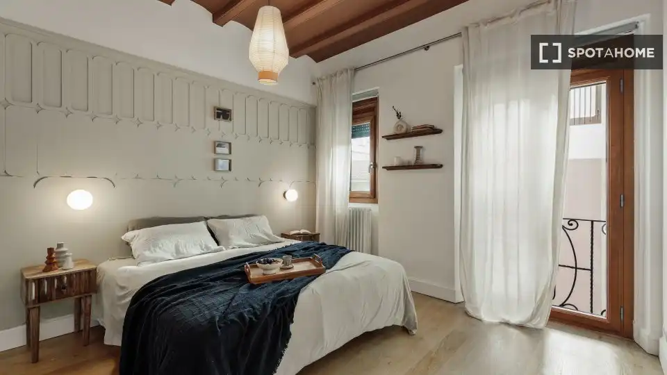 Dormitori de Apartament per a compartir en Barcelona amb Aire condicionat, Terrassa i Moblat