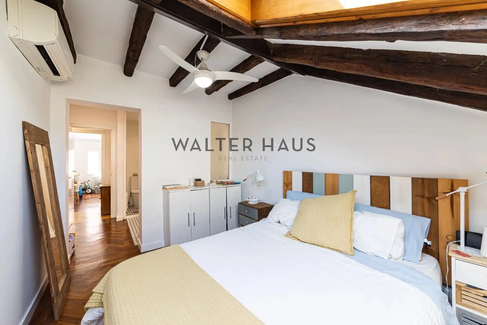 Habitación de Dúplex en venta en Madrid con Aire acondicionado, Calefacción y Horno