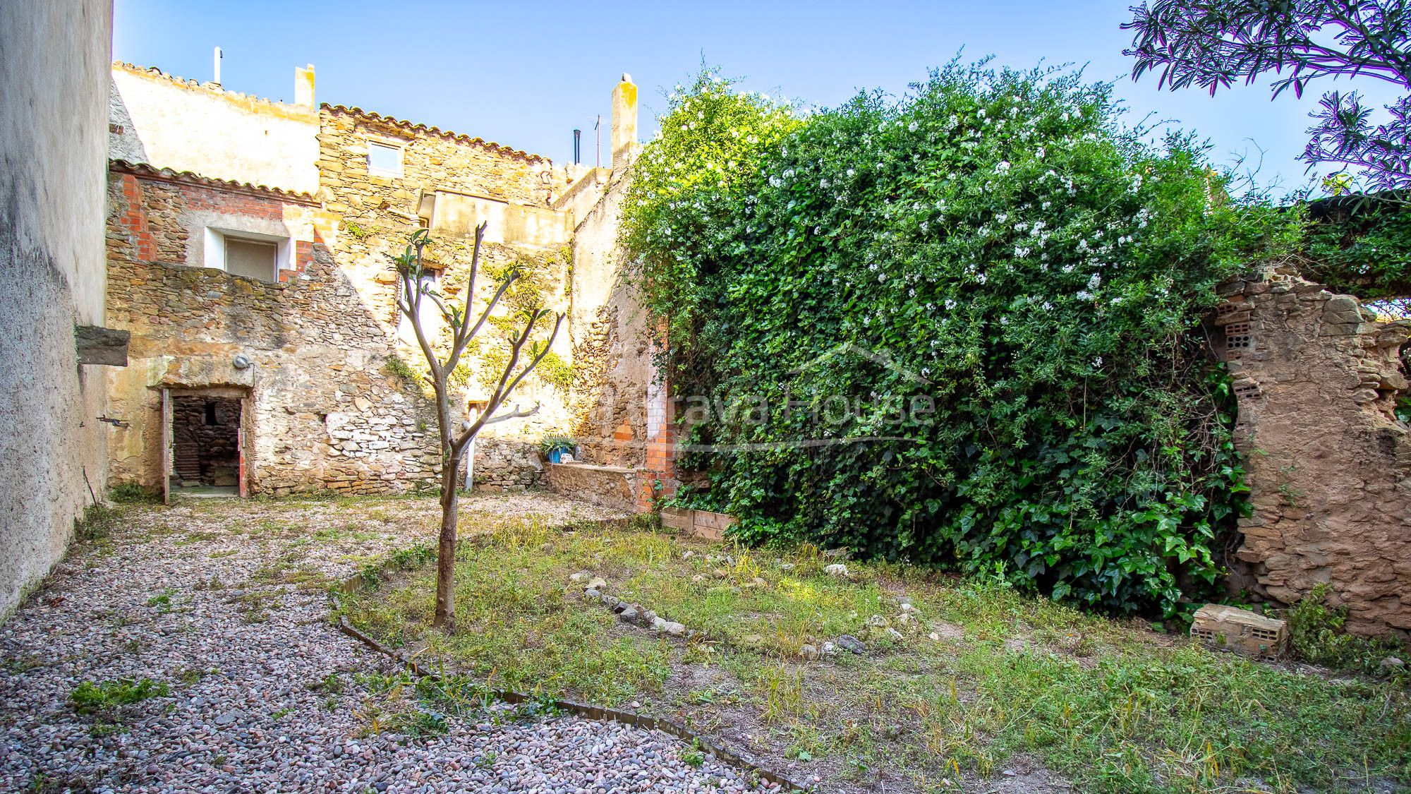 Finca rústica en venda en Gualta amb Jardí privat, Terrassa i Piscina