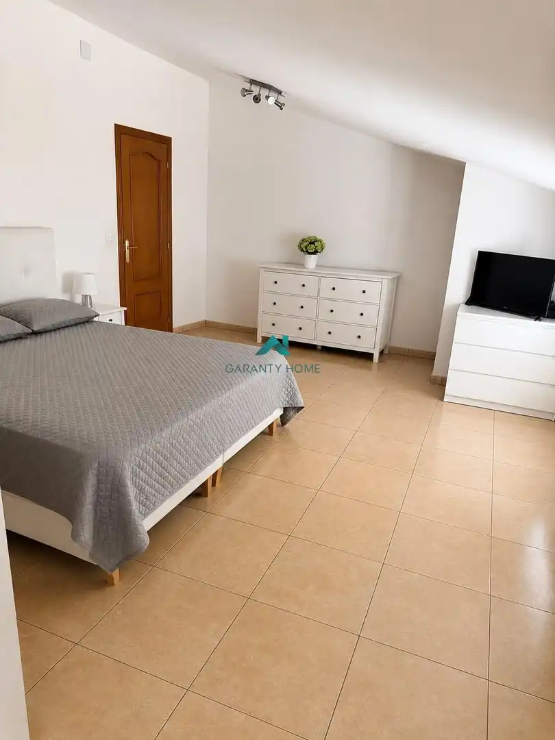 Dormitori de Casa o xalet en venda en Serra amb Aire condicionat, Calefacció i Jardí privat