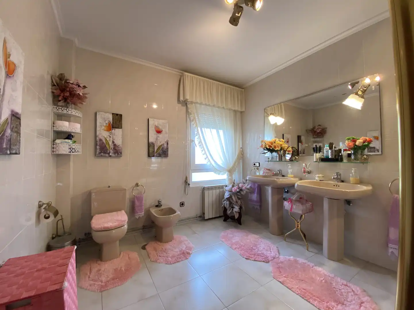 Bathroom of Detached homes for sale in Torrelavega   with Heating, Private garden and Parquet flooring