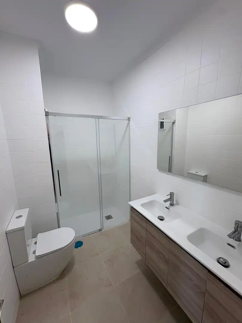 Bathroom of Flat for rent in Ourense Capital   with Heating, Furnished and Balcony