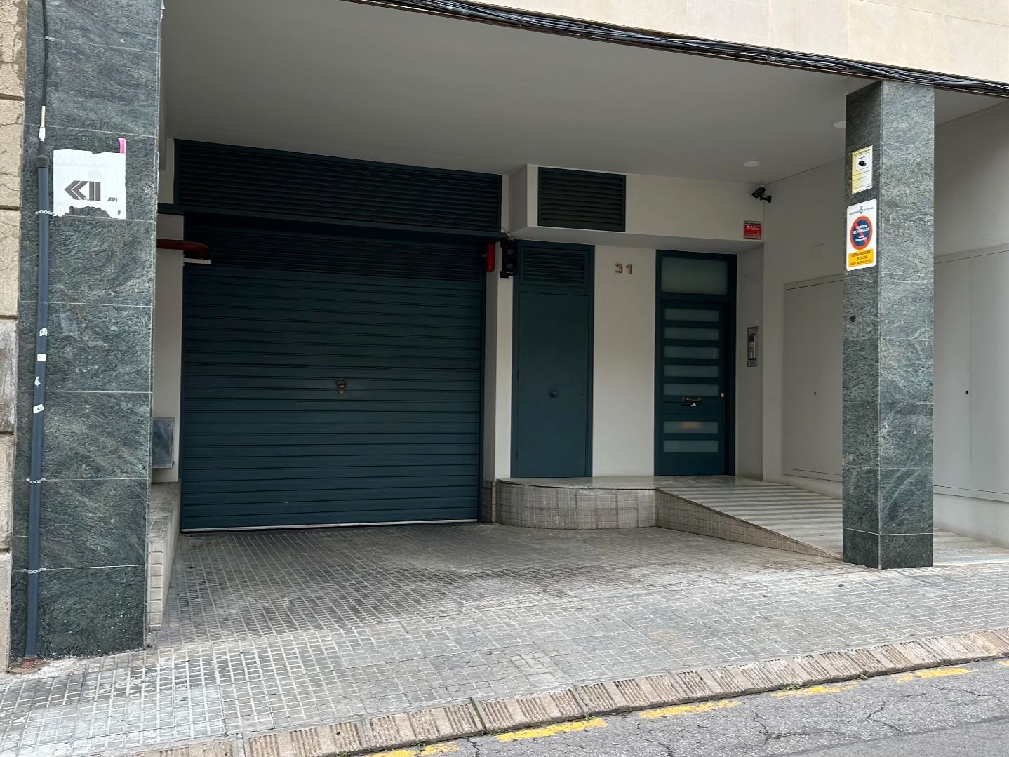 Aparcament de Garatge de lloguer en Terrassa amb Alarma