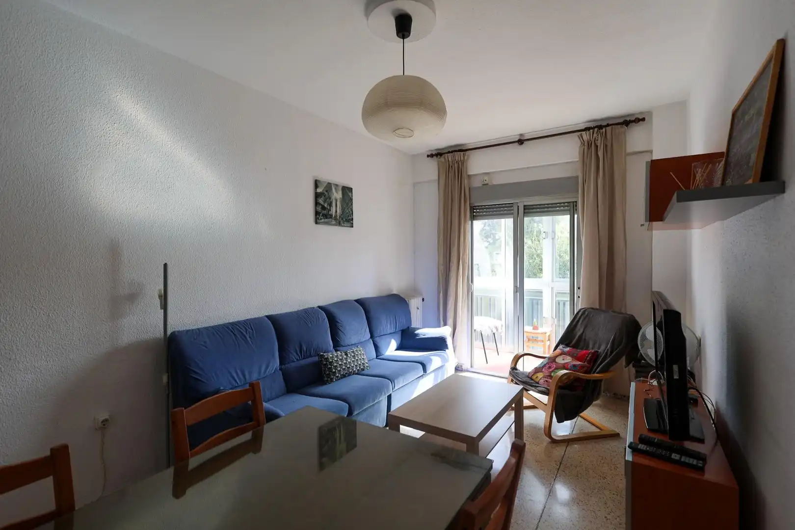 Sala d'estar de Pis en venda en Granada amb Calefacció, Moblat i Balcó