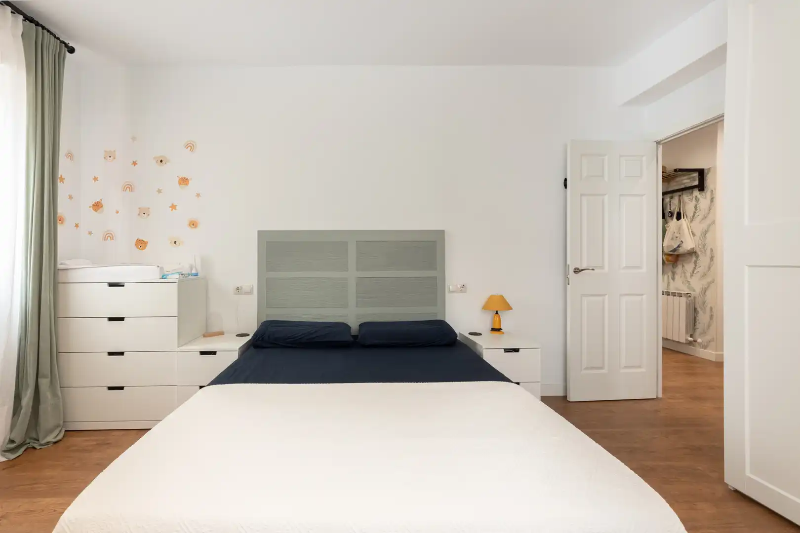 Bedroom of Flat for sale in Bilbao   with Heating, Parquet flooring and Furnished