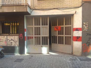 Aparcament en venda a C/ Santa Paula