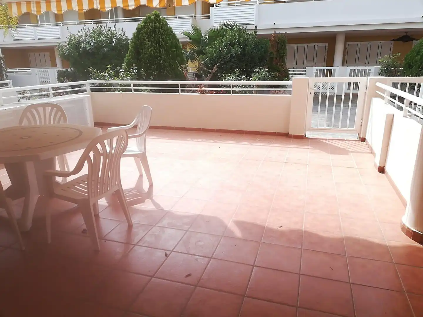 Terrasse von Wohnungen zur Miete in Oropesa del Mar / Orpesa mit Klimaanlage, Terrasse und Möbliert