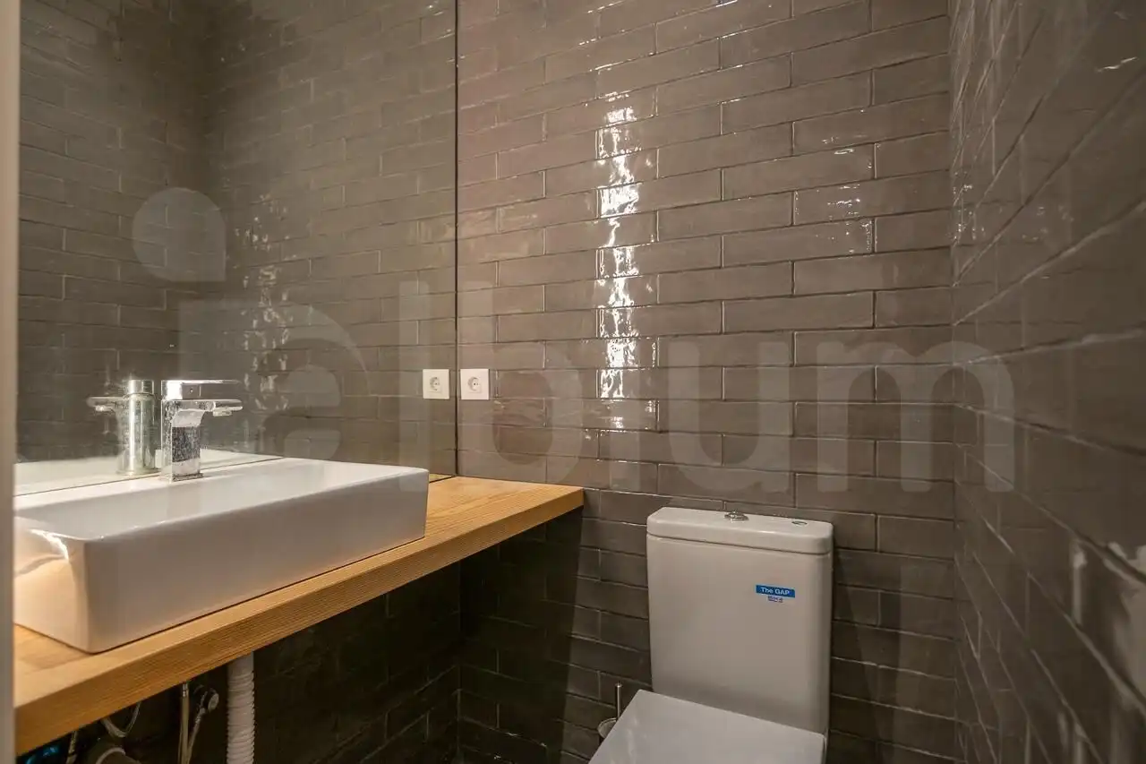 Badezimmer von Erdgeschoss zum Verkauf in Barcelona