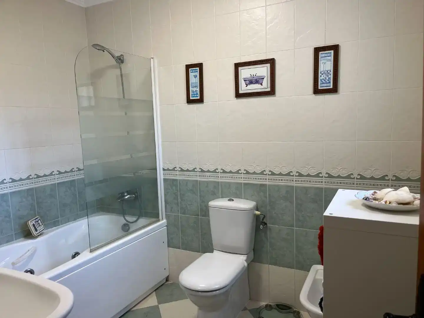 Bany de Casa o xalet en venda en Marbella amb Aire condicionat i Piscina