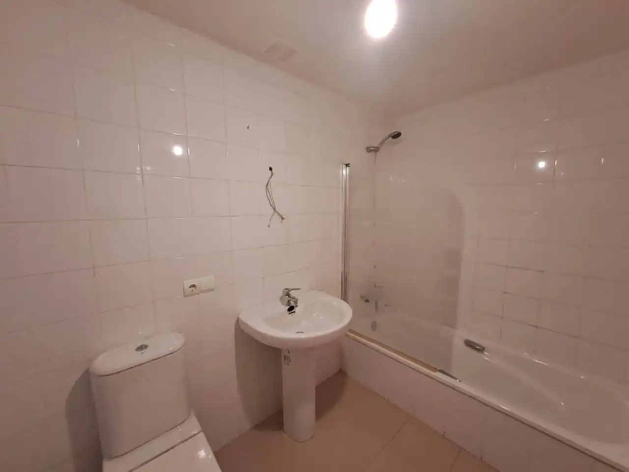 Bathroom of Houses for sale in Valdorros  with Heating, Private garden and Parquet flooring