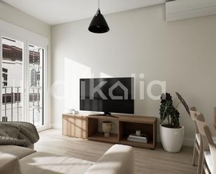 Living room of Flat for sale in  Sevilla Capital  with Air Conditioner and Terrace