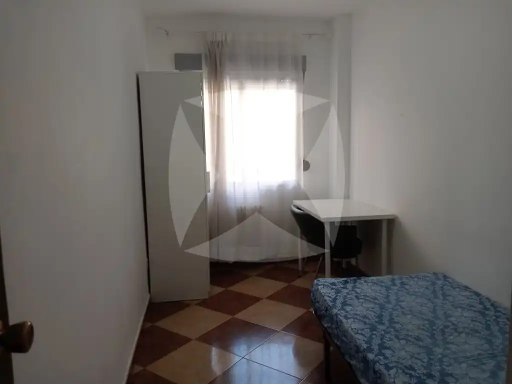 Dormitori de Pis en venda en Cáceres amb Terrassa i Moblat