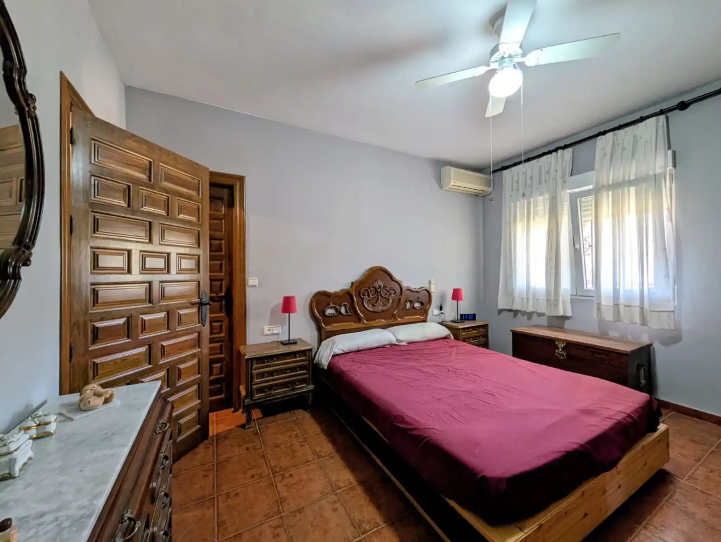 Dormitori de Casa o xalet en venda en Loja amb Aire condicionat, Calefacció i Jardí privat