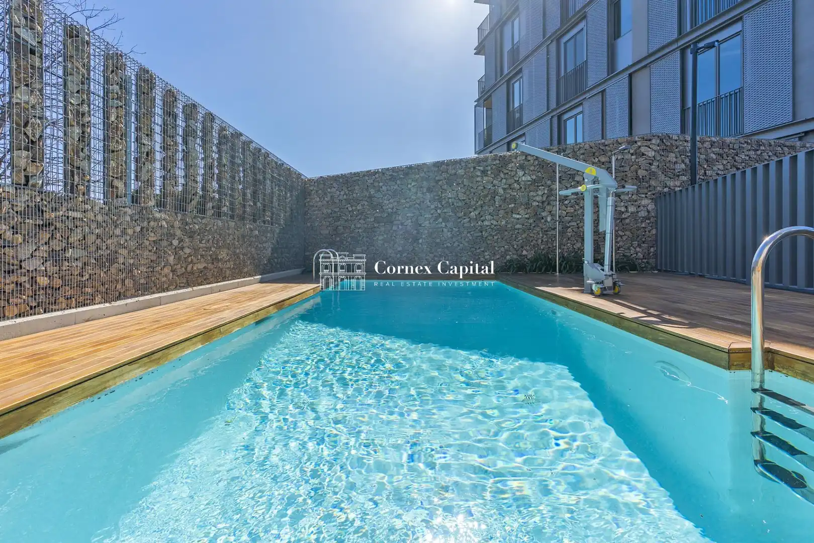 Swimming pool of Flat for sale in Barcelona  with Air Conditioner, Heating and Private garden
