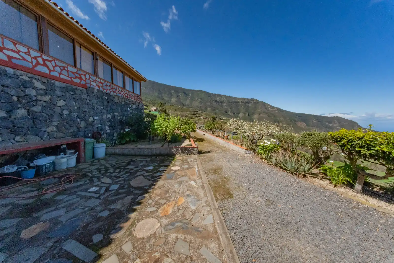 Vista exterior de Casa o xalet en venda en La Guancha amb Jardí privat, Terrassa i Traster