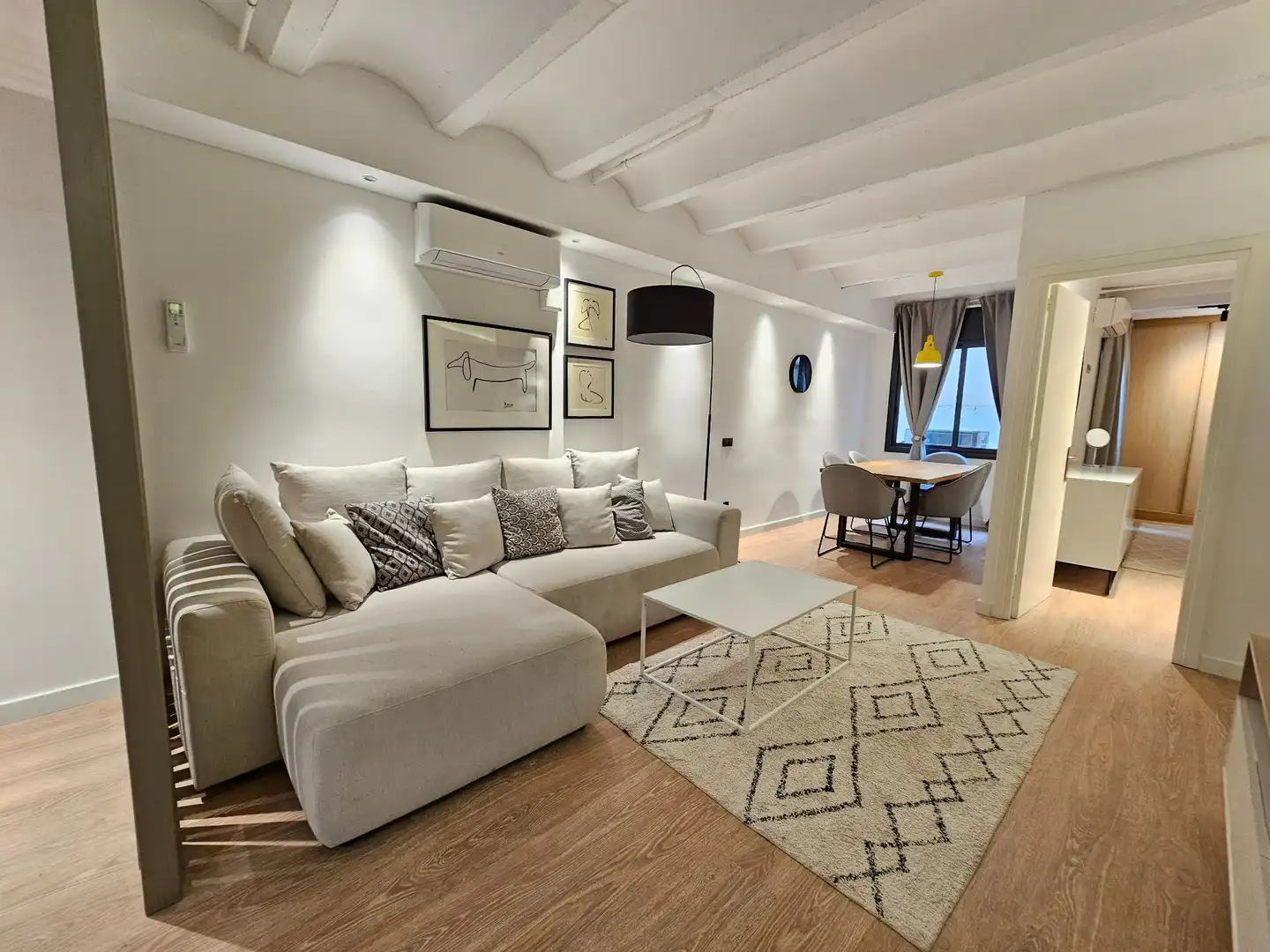 Living room of Flat for rent in Barcelona  with Air Conditioner and Furnished