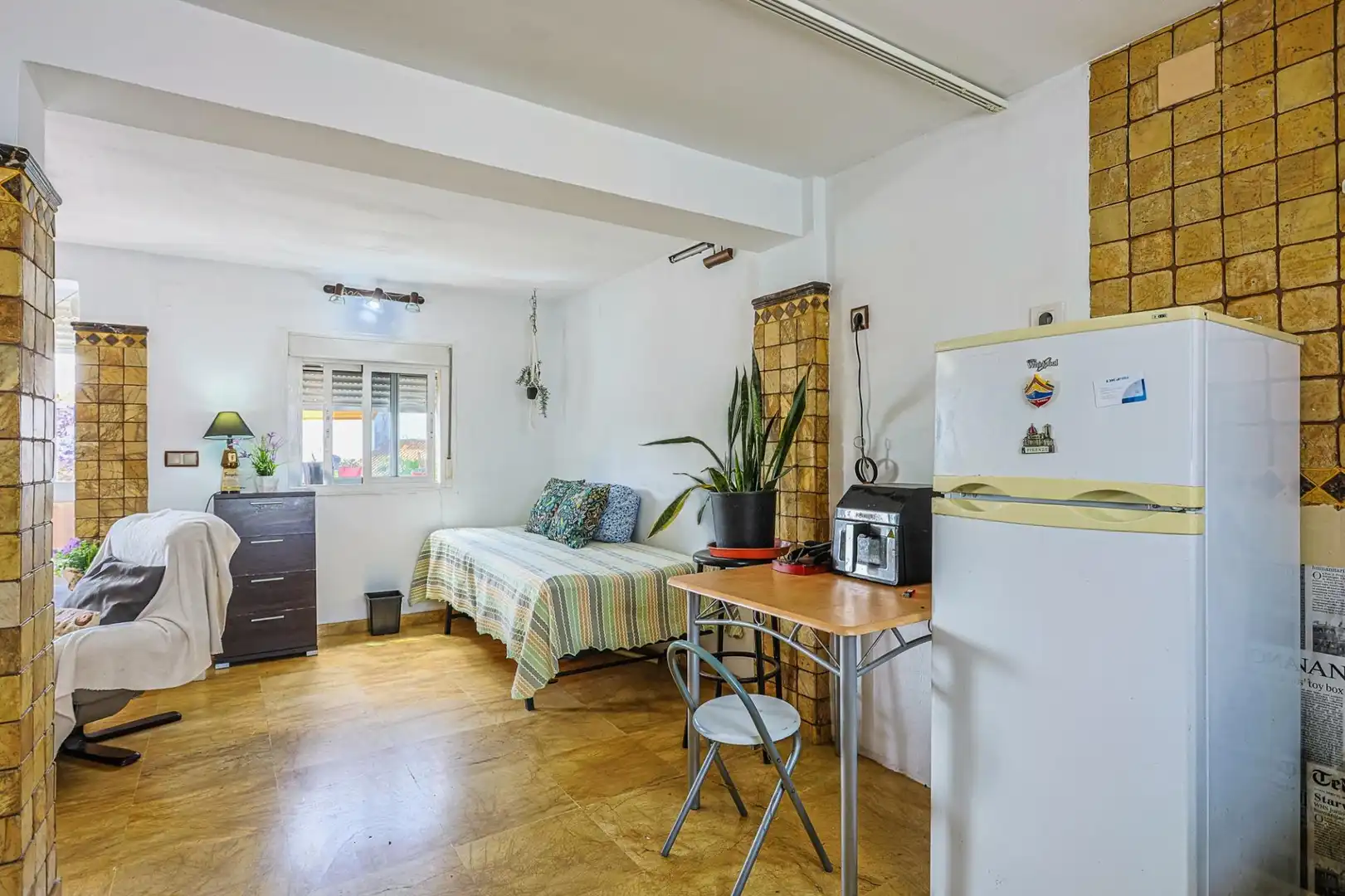 Bedroom of Flat for sale in Sevilla  with Air Conditioner and Balcony