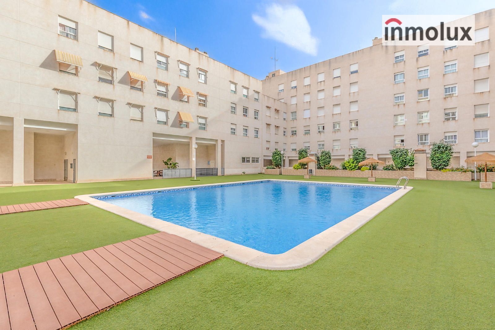 Piscina de Pis en venda en Alicante / Alacant amb Aire condicionat, Calefacció i Terrassa