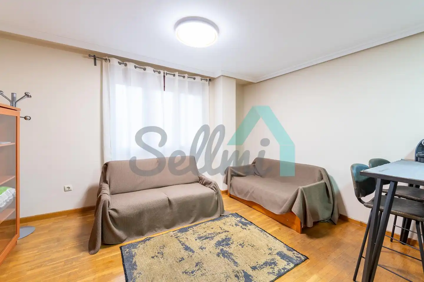 Bedroom of Flat for rent in Oviedo   with Heating, Parquet flooring and Furnished