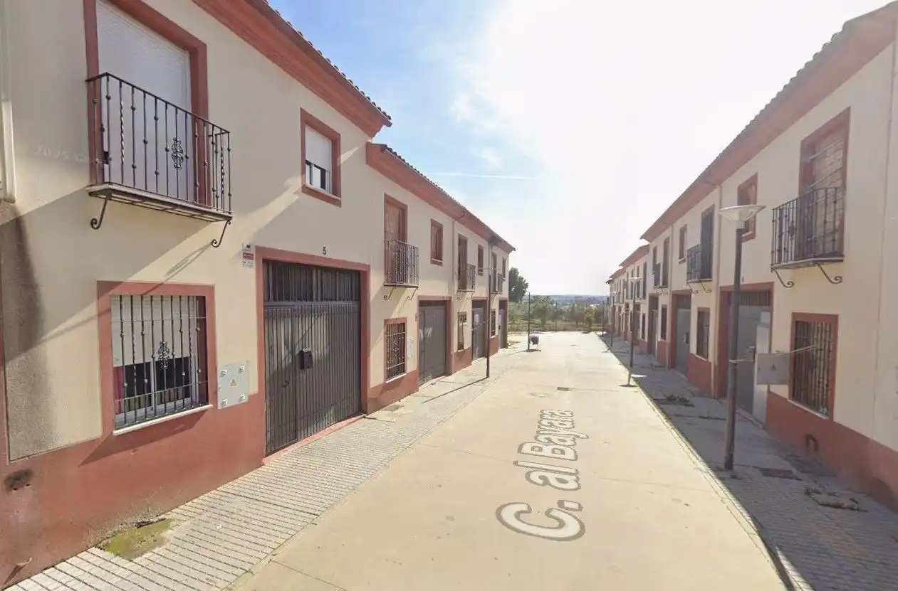 Casa en venda a Al Bayara