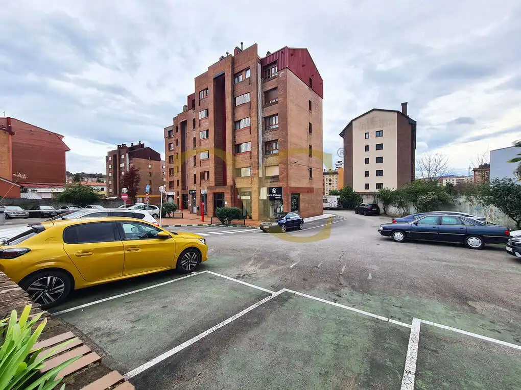 Parking of Flat for sale in Oviedo   with Heating and Private garden