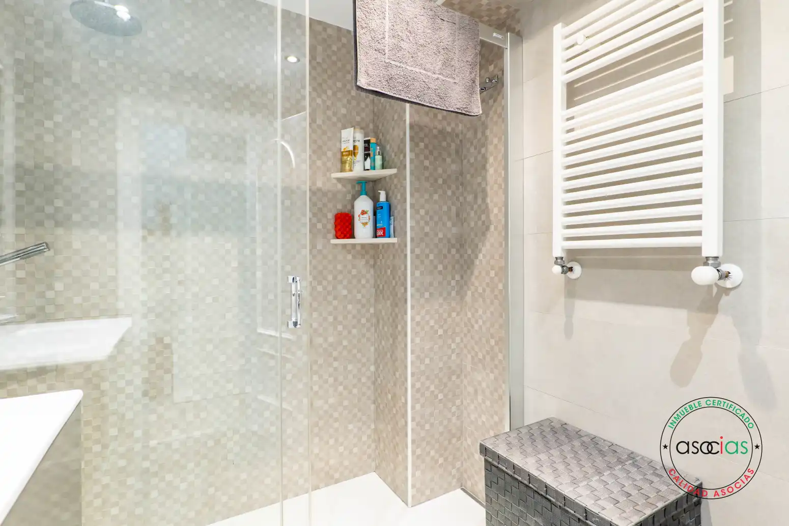 Baño de Piso en venta en Gijón  con Calefacción y Terraza