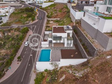Casa amb balcó en venda a Calle Extremadura 16