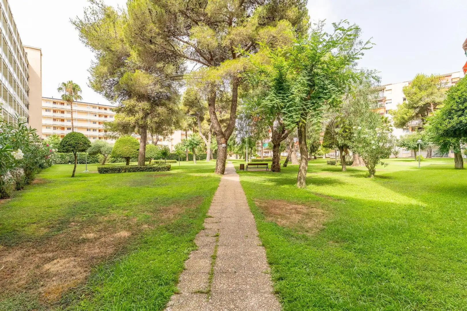 Außenansicht von Wohnungen zum Verkauf in Salou mit Privatgarten, Terrasse und Gemeinschaftspool
