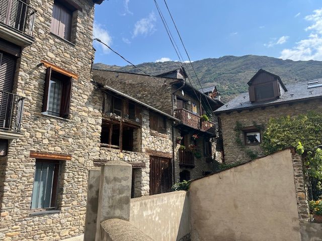 Exterior view of Country house for sale in Esterri d'Àneu