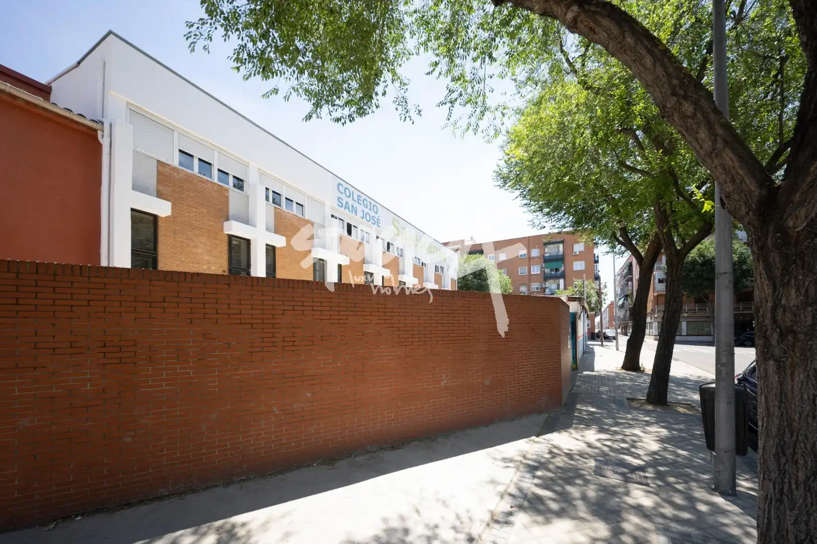 Außenansicht von Erdgeschoss zur Miete in Madrid mit Heizung und Alarm