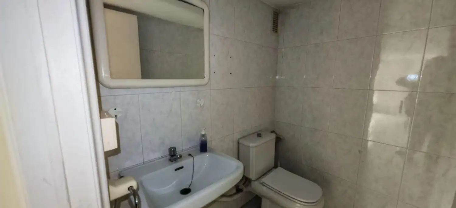 Business premises to rent in A Malata - Catabois - Ciudad Jardín, imagen 8