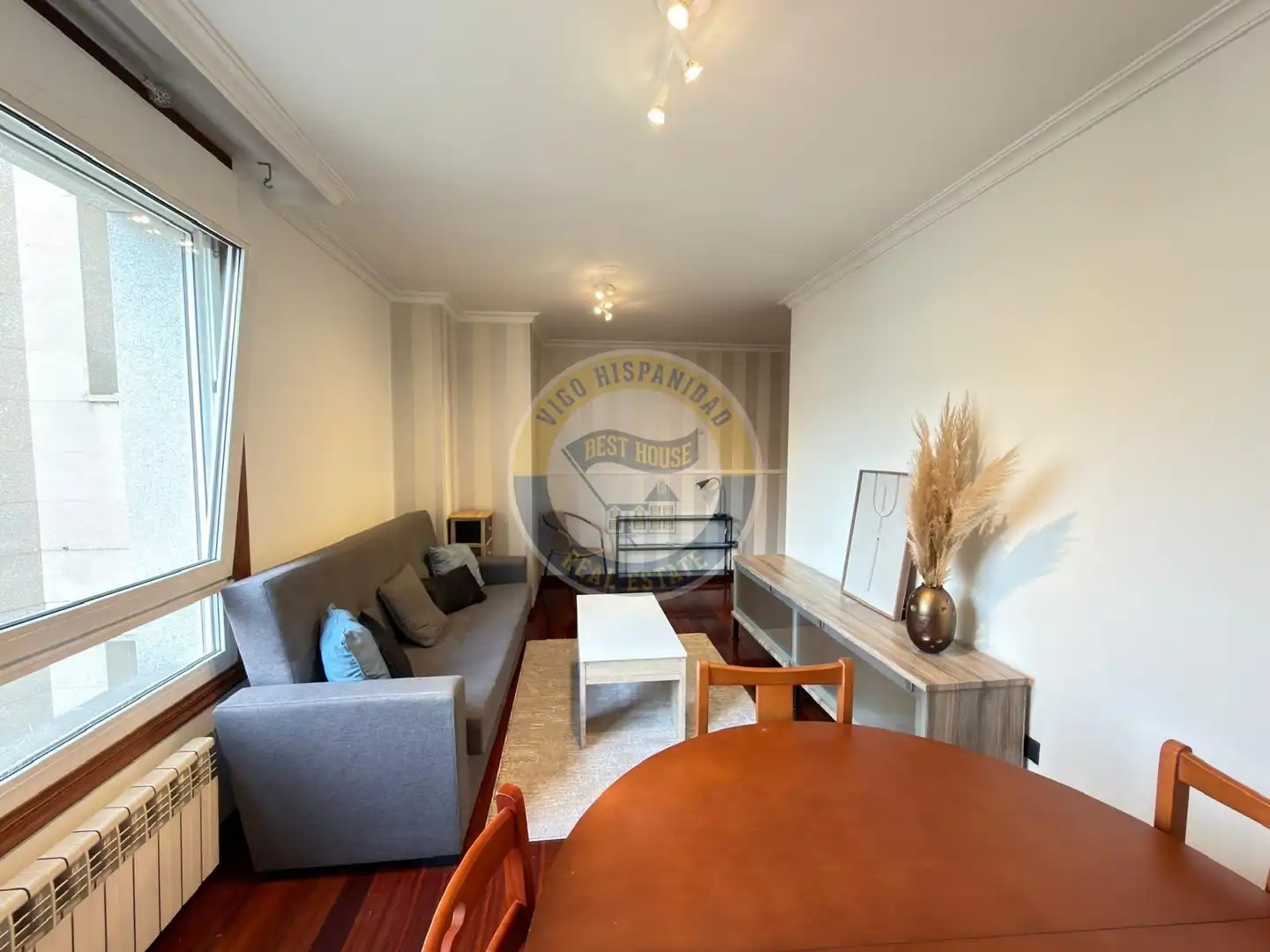 Apartments for rent in Calle ROSALIA DE CASTRO, Centro - Areal
