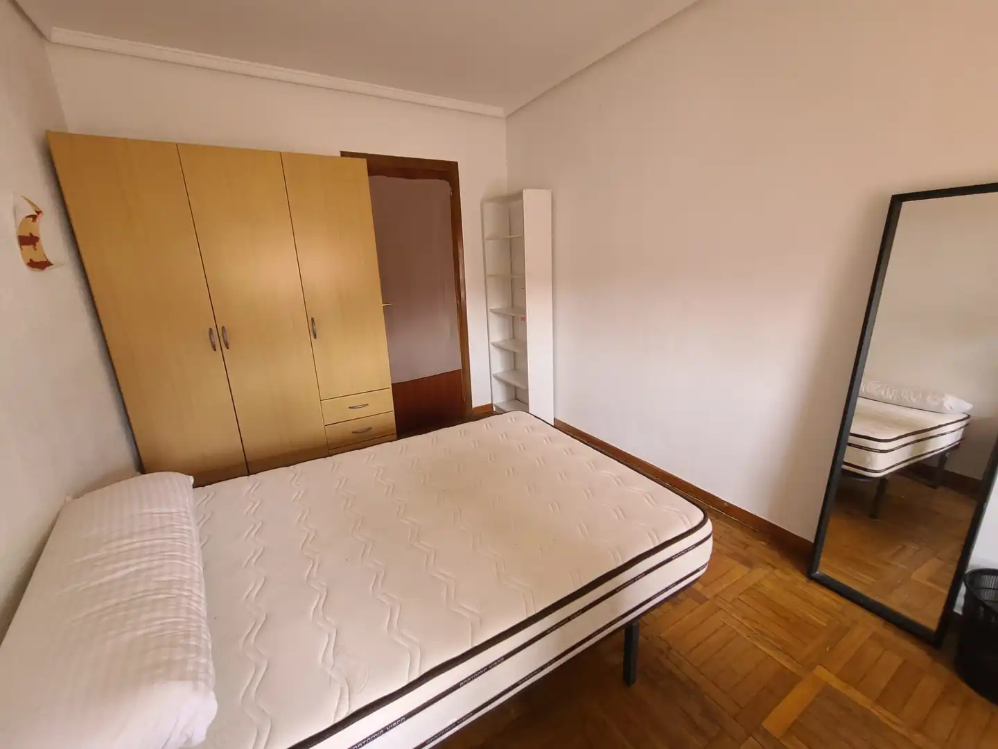 Wohnung zur Miete in Calle Rúa Oscura, Centro