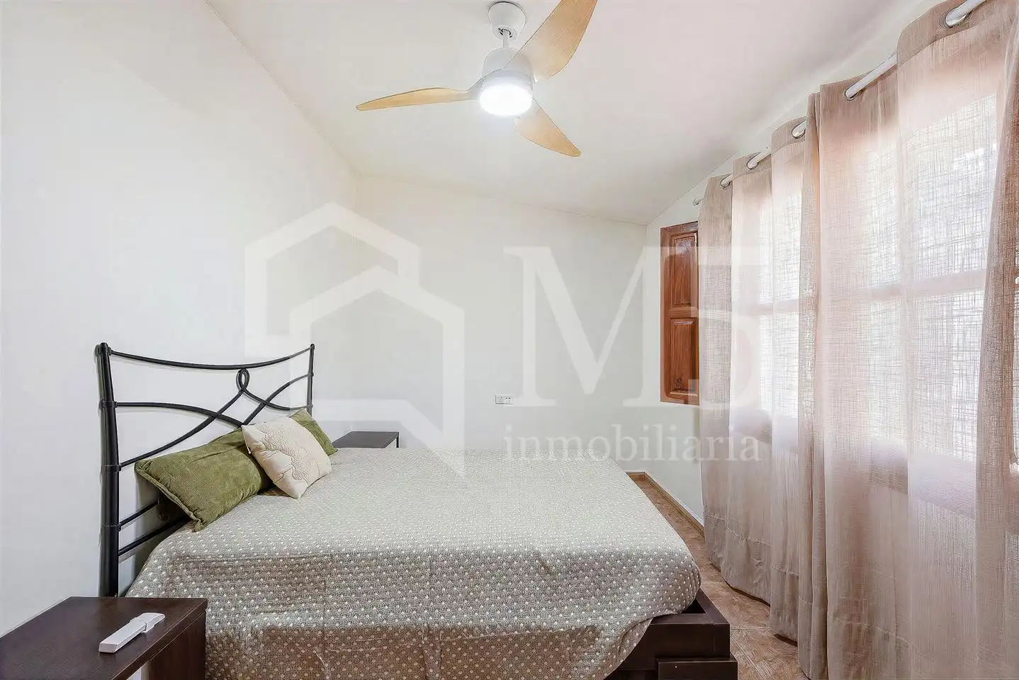 Schlafzimmer von Country house zum Verkauf in Vélez-Málaga mit Klimaanlage, Privatgarten und Terrasse